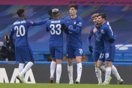 记者：努涅斯本可能在2020年加盟米兰，但最终被本菲卡签下