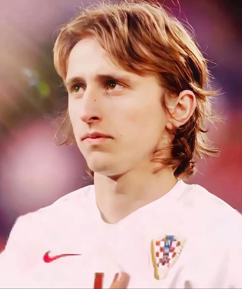 篮球湖人球员关键防守贡献显著