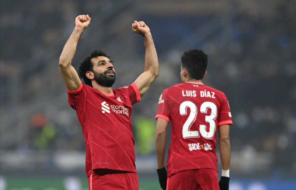 足球西甲豪门签下才华中场，合约长达七年