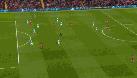 弗兰克：范德芬进球前我心想他要去哪，在场边喊让他快传球